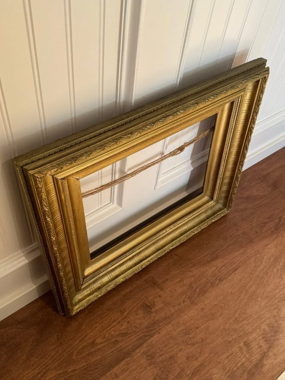 Antique Gold Wood Picture Frame – Fits 10x14 Art, Heavy Gilt Cove Moulding